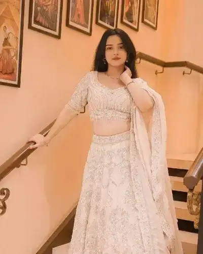 Escort Silwani
